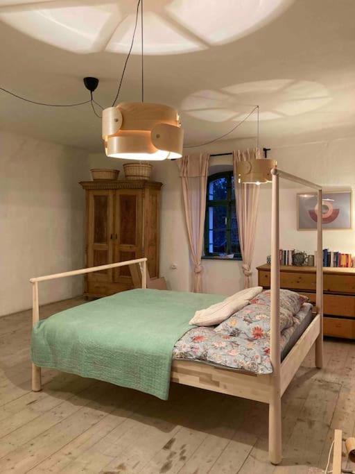 Crit House By The Church - Entire House מראה חיצוני תמונה
